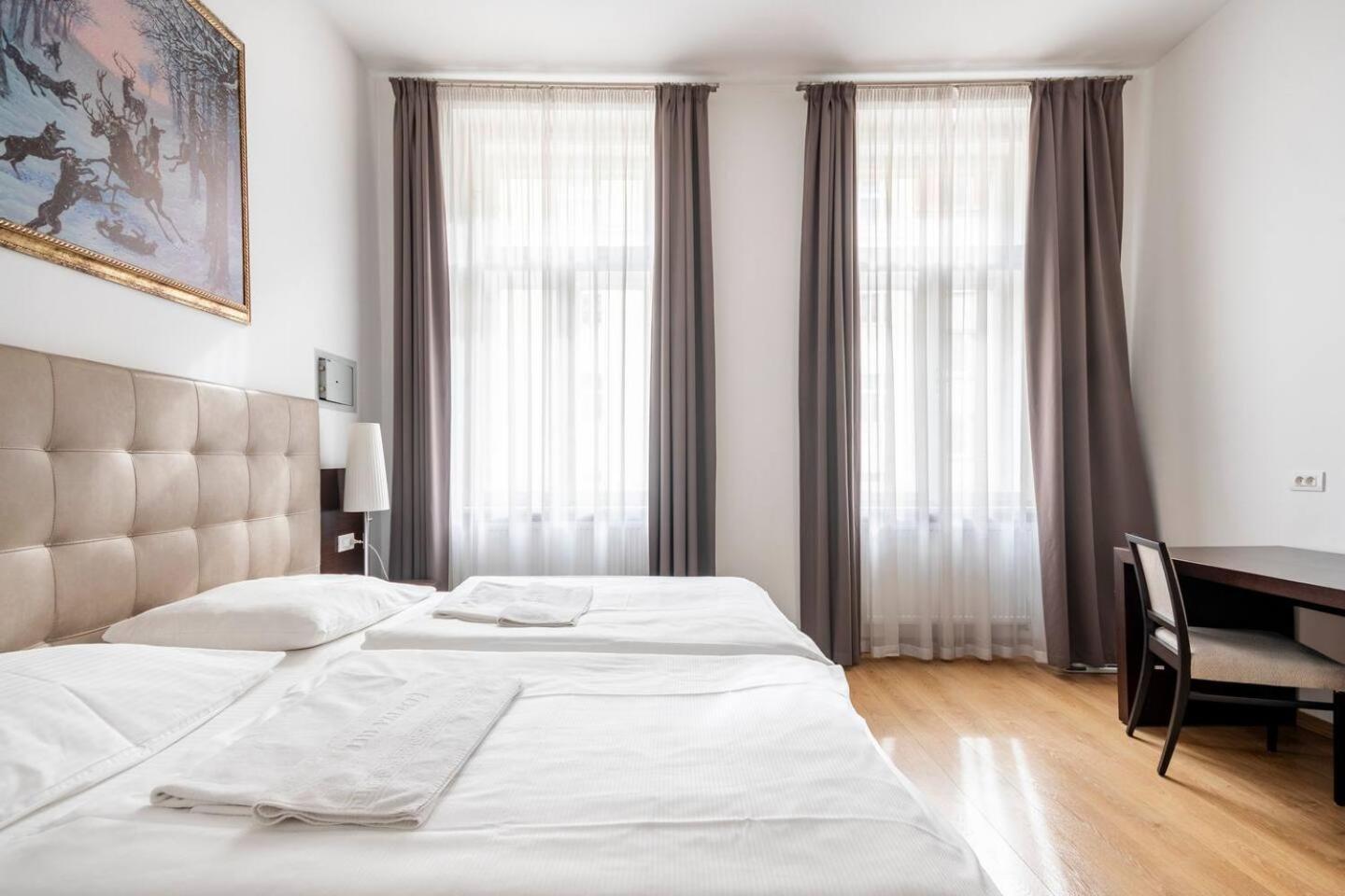 Place Of Grace - 50 Meters From Dancing House Prag Zimmer foto